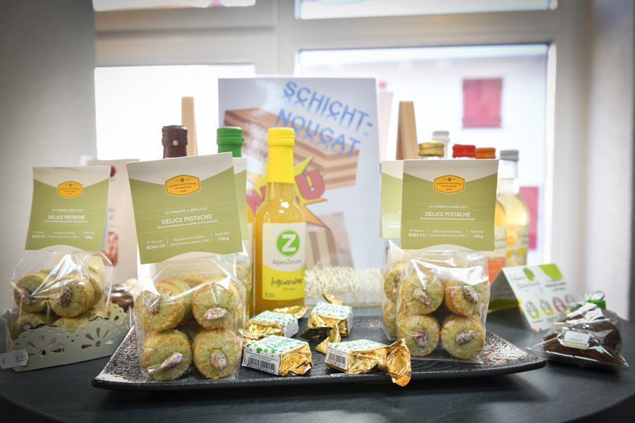 Ausstellung von Pralinen und Süßigkeiten.